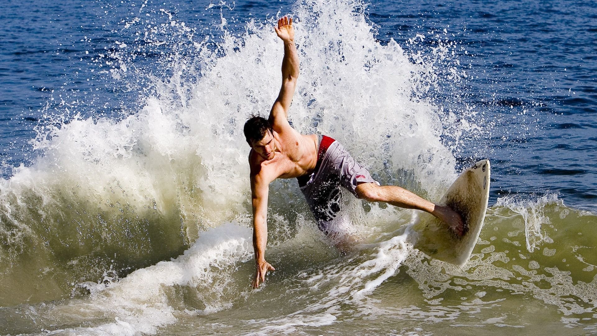 国际体育新闻：女子比赛中的出色表现！，女子体育比赛共设几个项目
